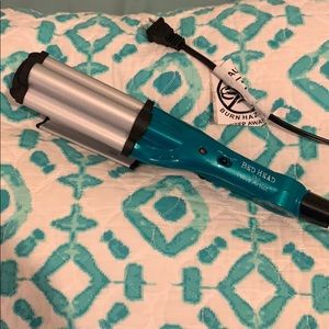 Bead Head Wave Artist